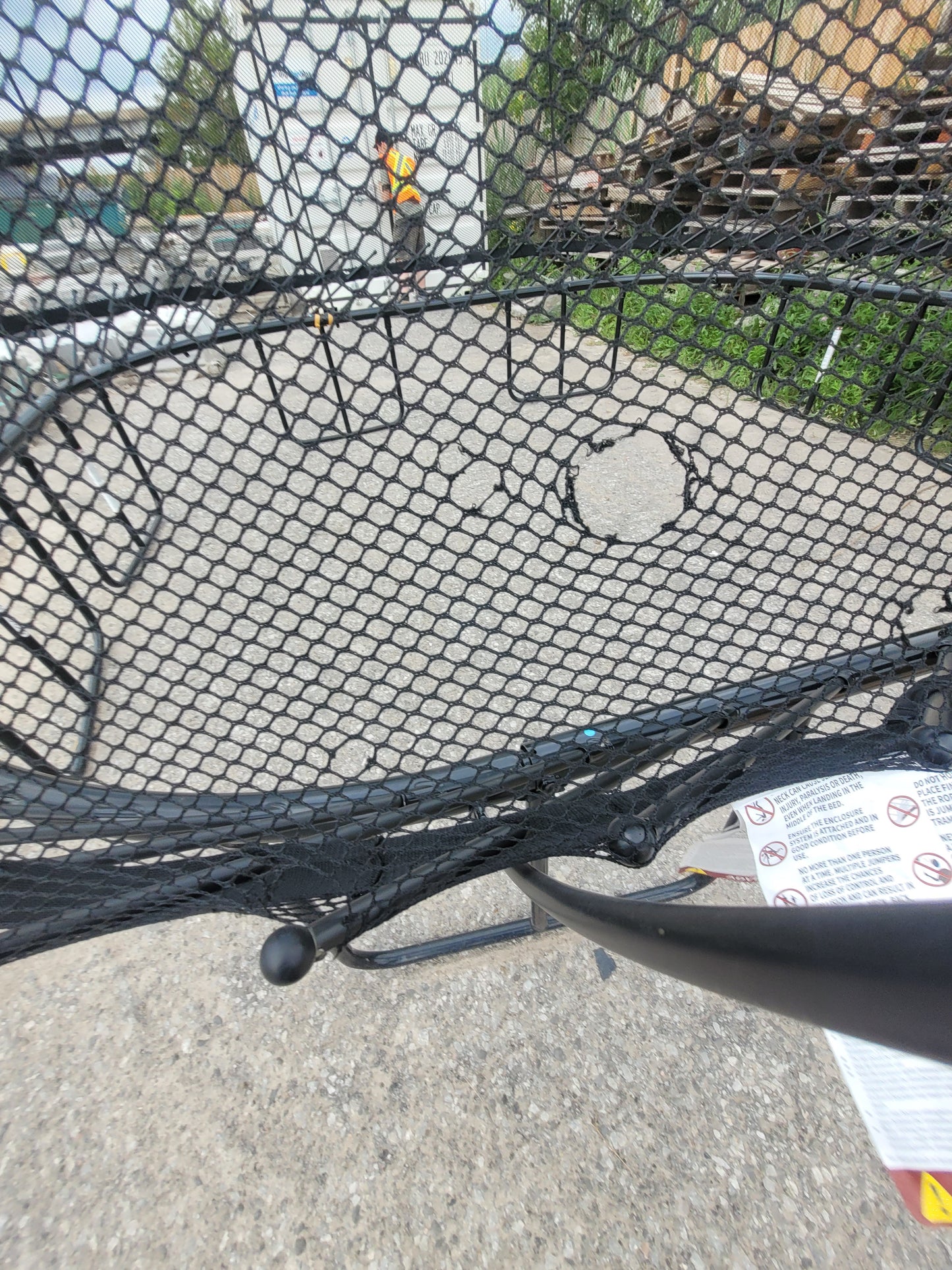 LQ-Springless Trampoline with Safety Enclosure