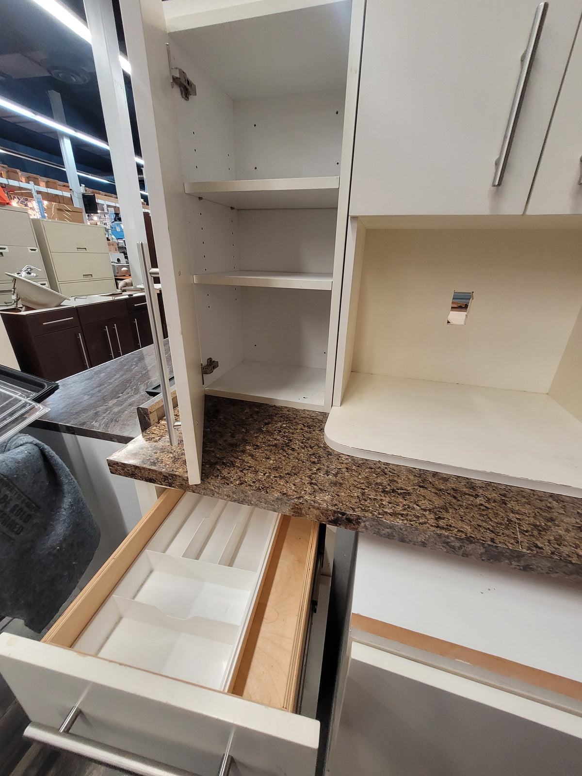 White Kitchen Cabinet Set SK058