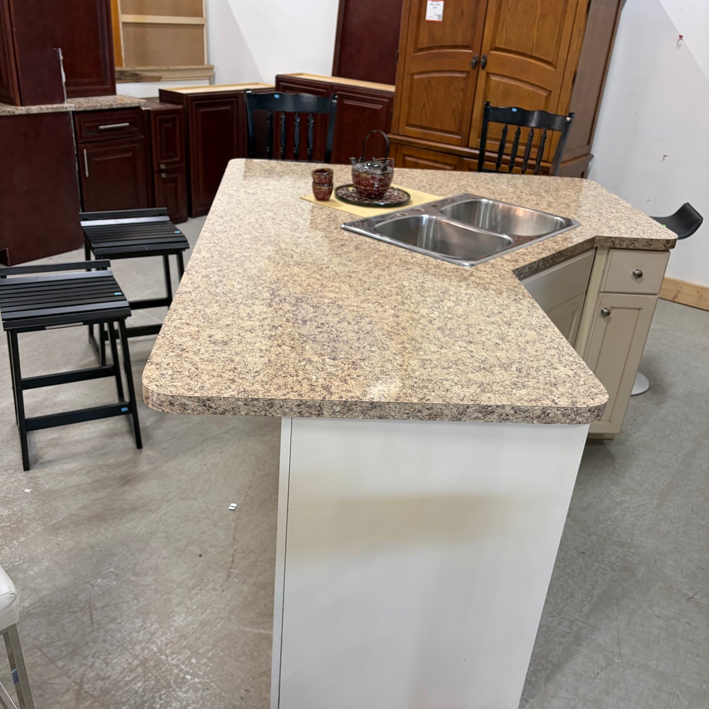 BROWN MAPLE SHAKER KITCHEN GK01