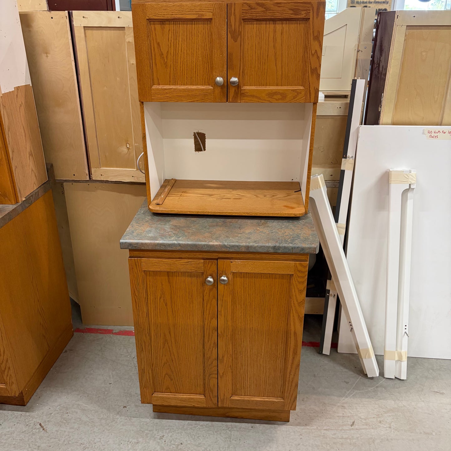 OAK GALLEY KITCHEN GK010