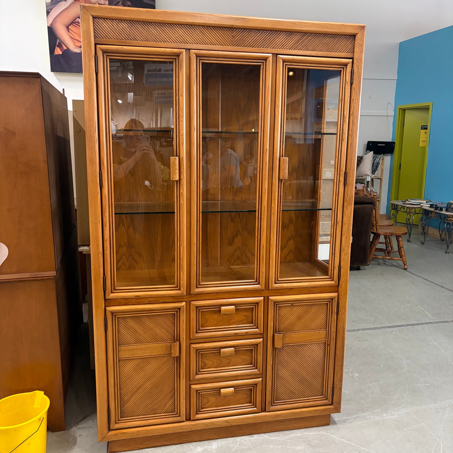 DISPLAY SHELVING UNIT