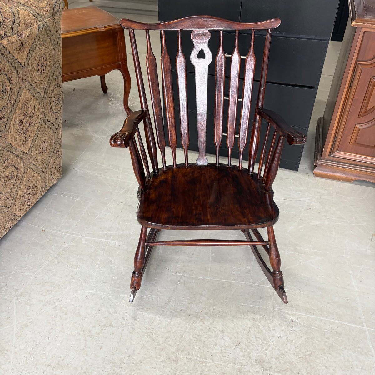 ROCKING CHAIR