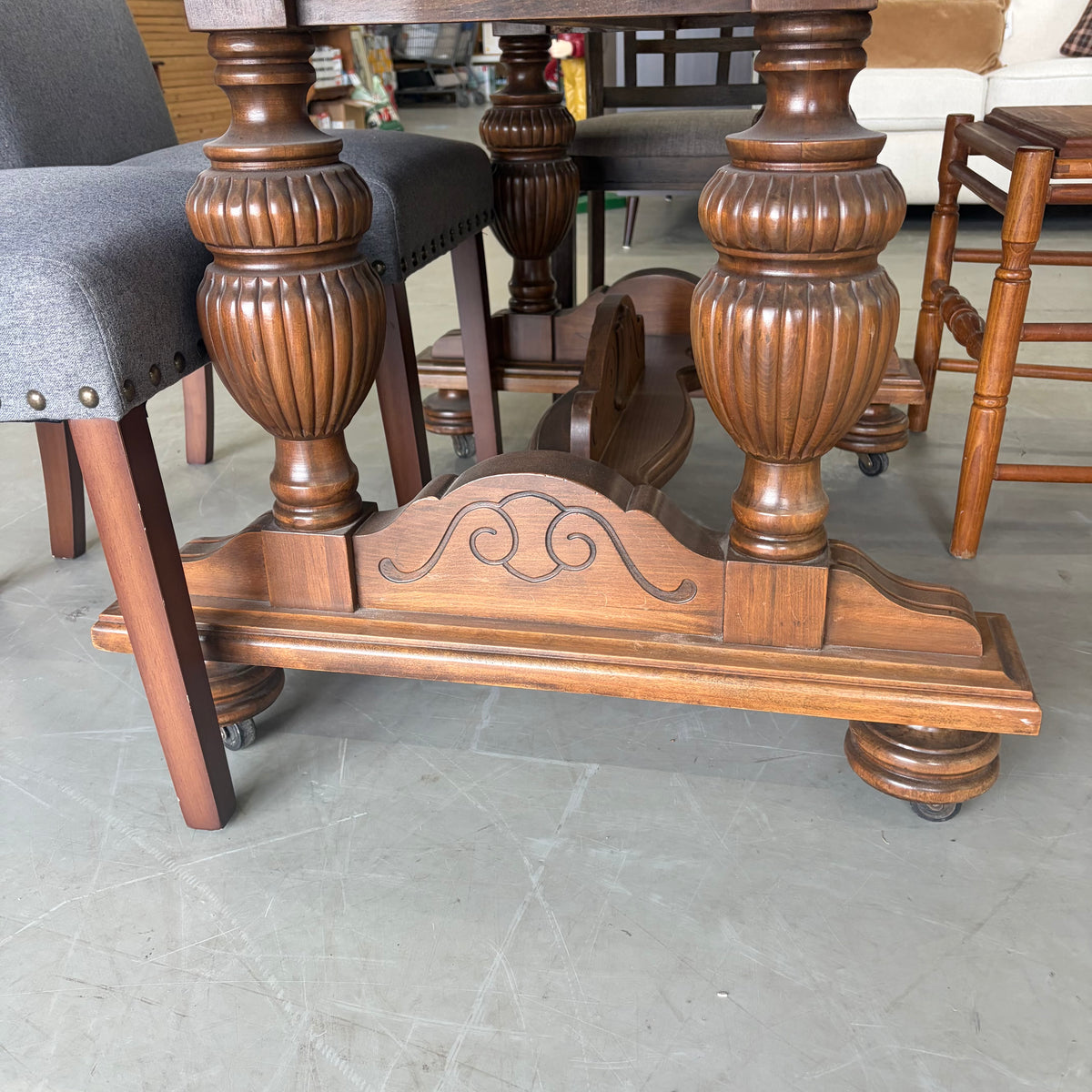 DINING TABLE ON WHEELS