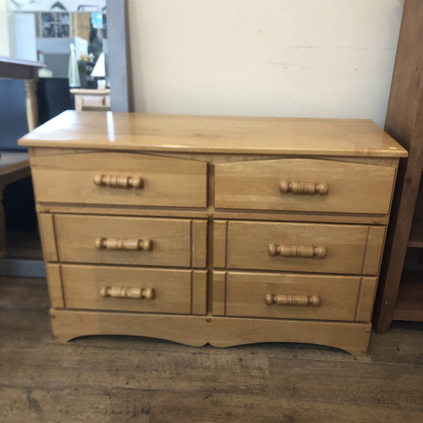 Light Wood 6-Drawer Dresser