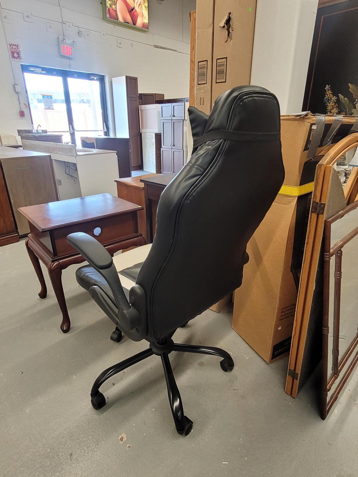 Ergonomic High-Back Gaming Office Chair – Black/White