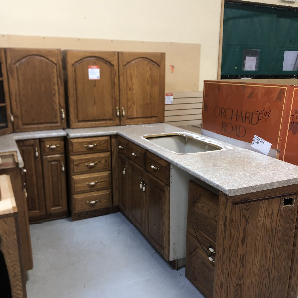 Oak Kitchen with Peninsula FK044