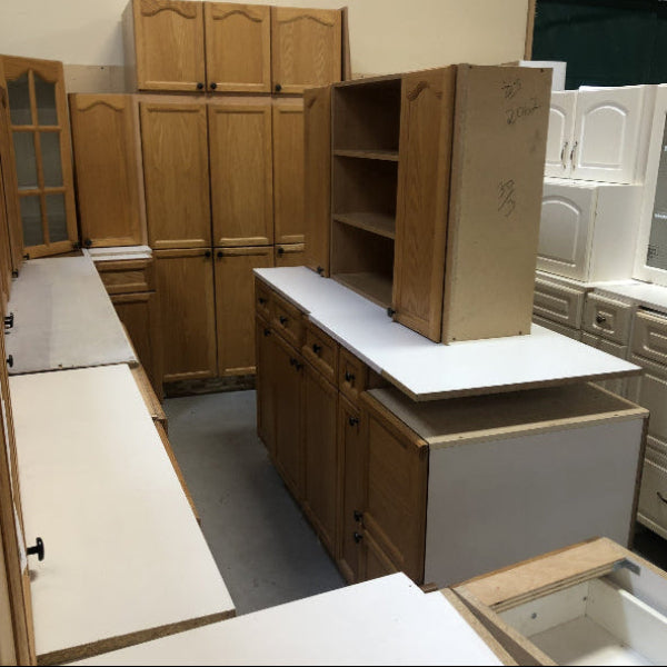 Oak Kitchen with Peninsula