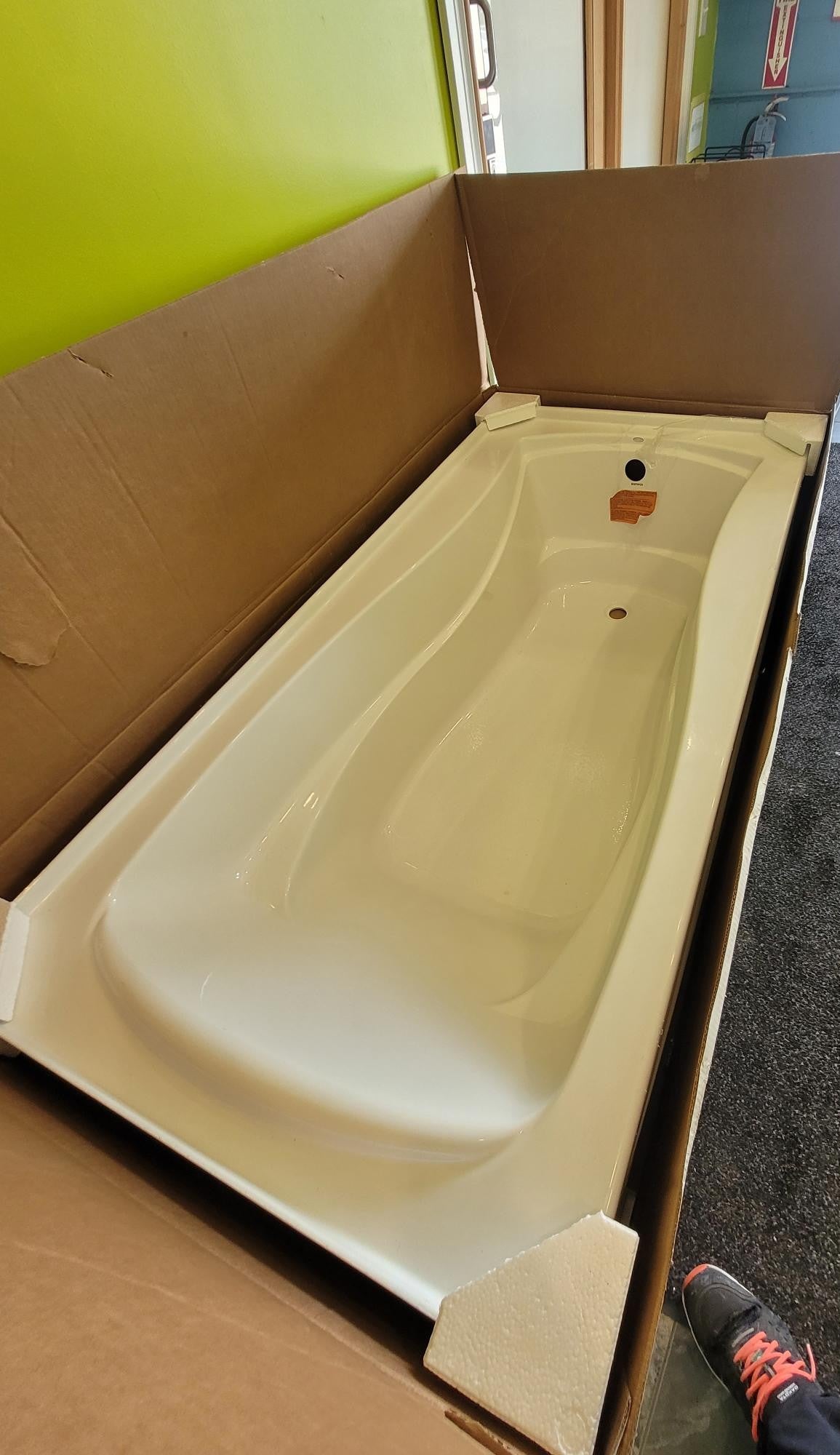 Mariposa 6' One-Person Acrylic Bath – Right-Hand Drain