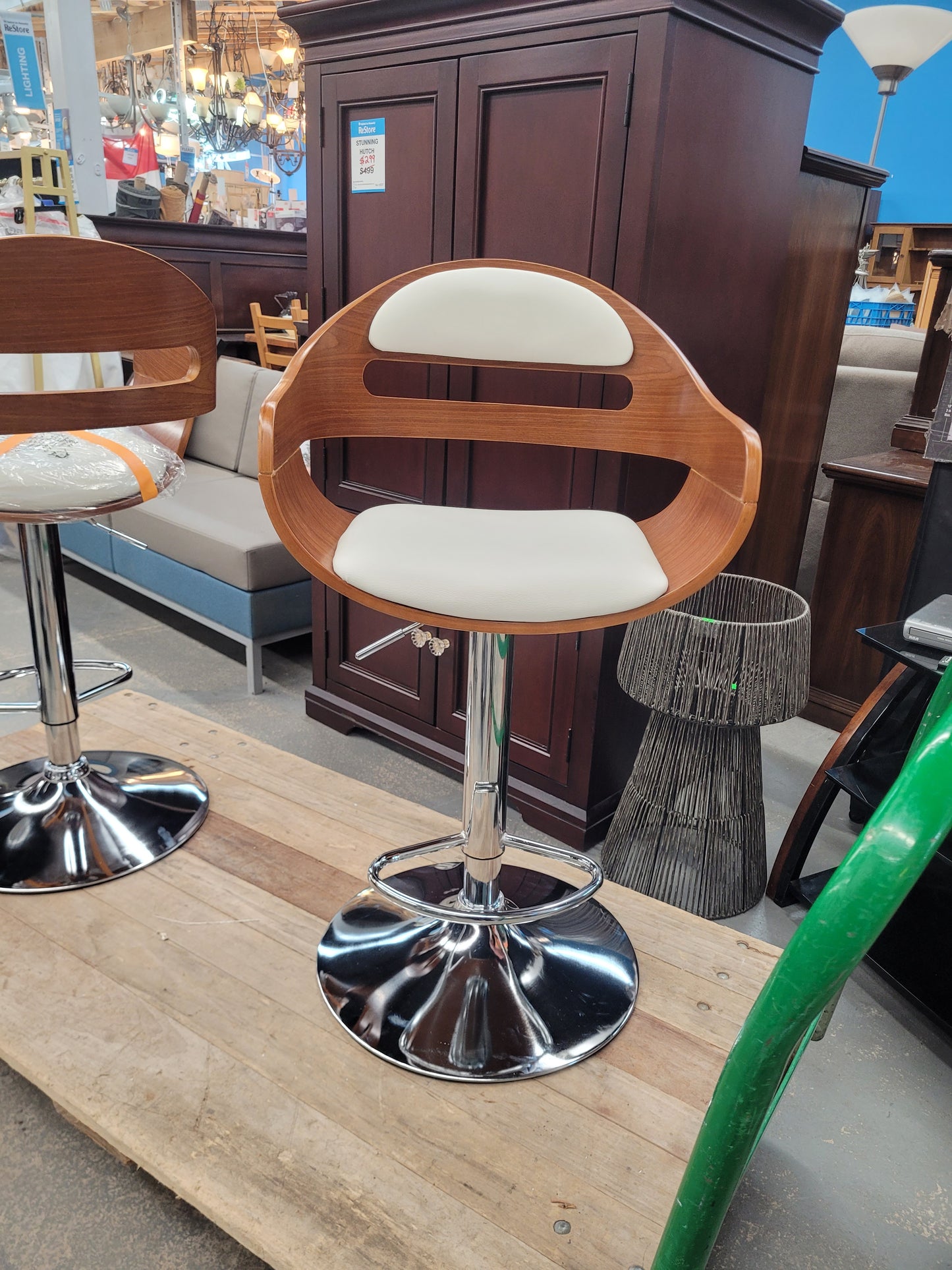 Modern Adjustable Swivel Bar Stool