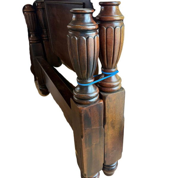 Traditional Dark Wood Queen Bedroom Set – 3 Pieces
