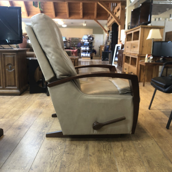 Wood-Arm Reclining Lounge Chair