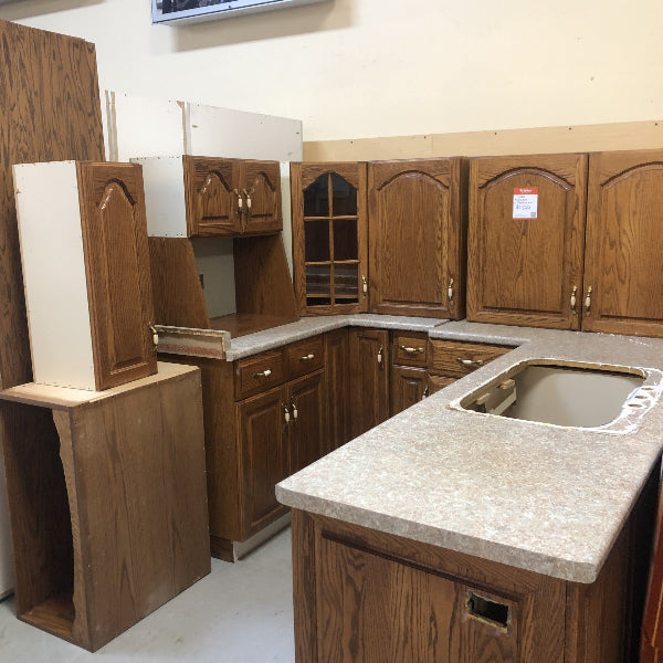 Oak Kitchen with Peninsula FK044