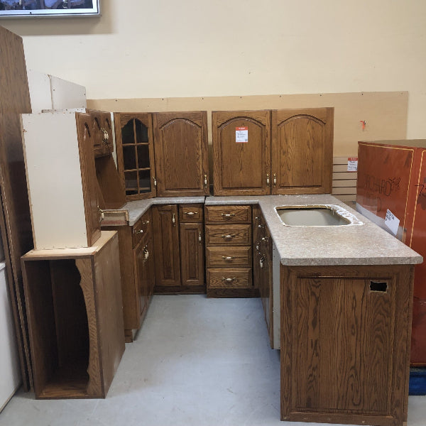 Oak Kitchen with Peninsula FK044