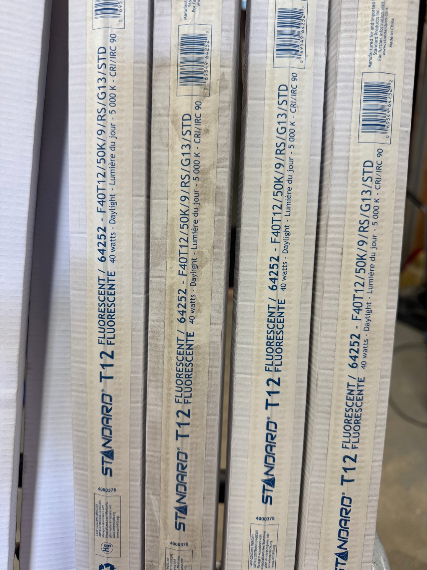Standard T12 40W Fluorescent Daylight Bulb