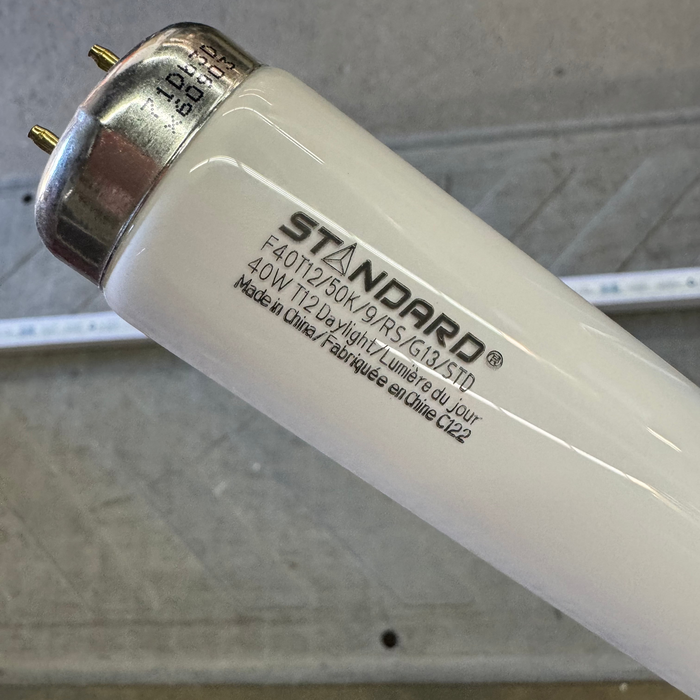 Standard T12 40W Fluorescent Daylight Bulb
