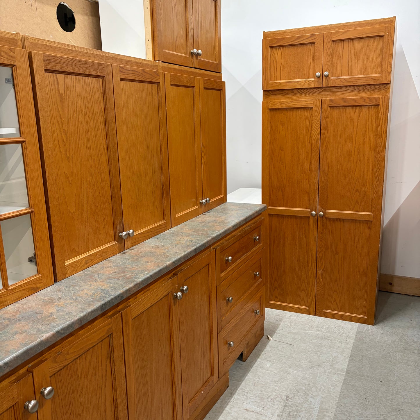 OAK GALLEY KITCHEN GK010