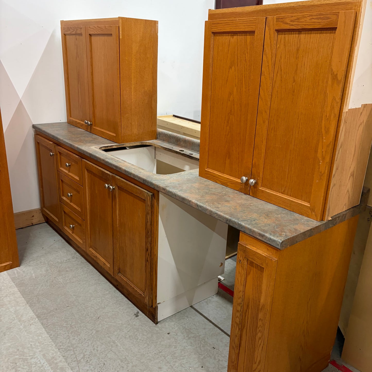 OAK GALLEY KITCHEN GK010