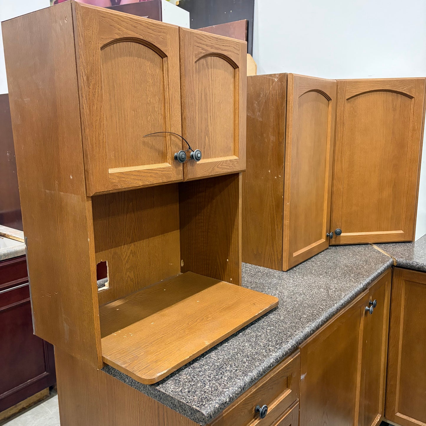 OAK KITCHEN WITH ISLAND