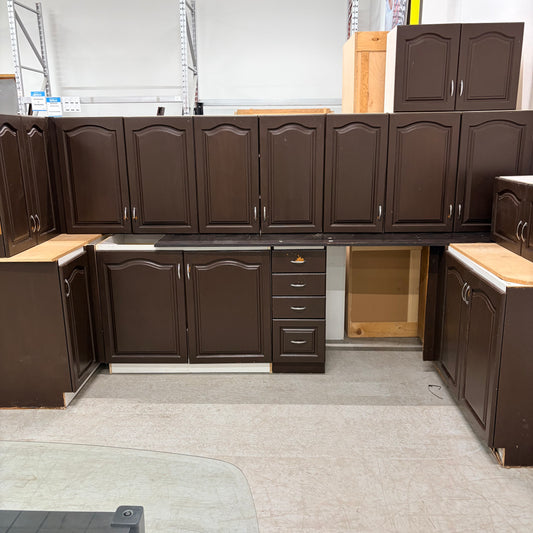 Small Brown Kitchen GK034
