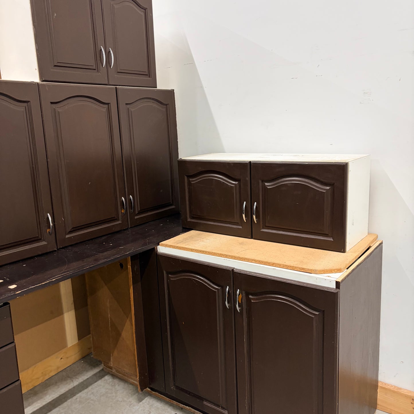 Small Brown Kitchen GK034