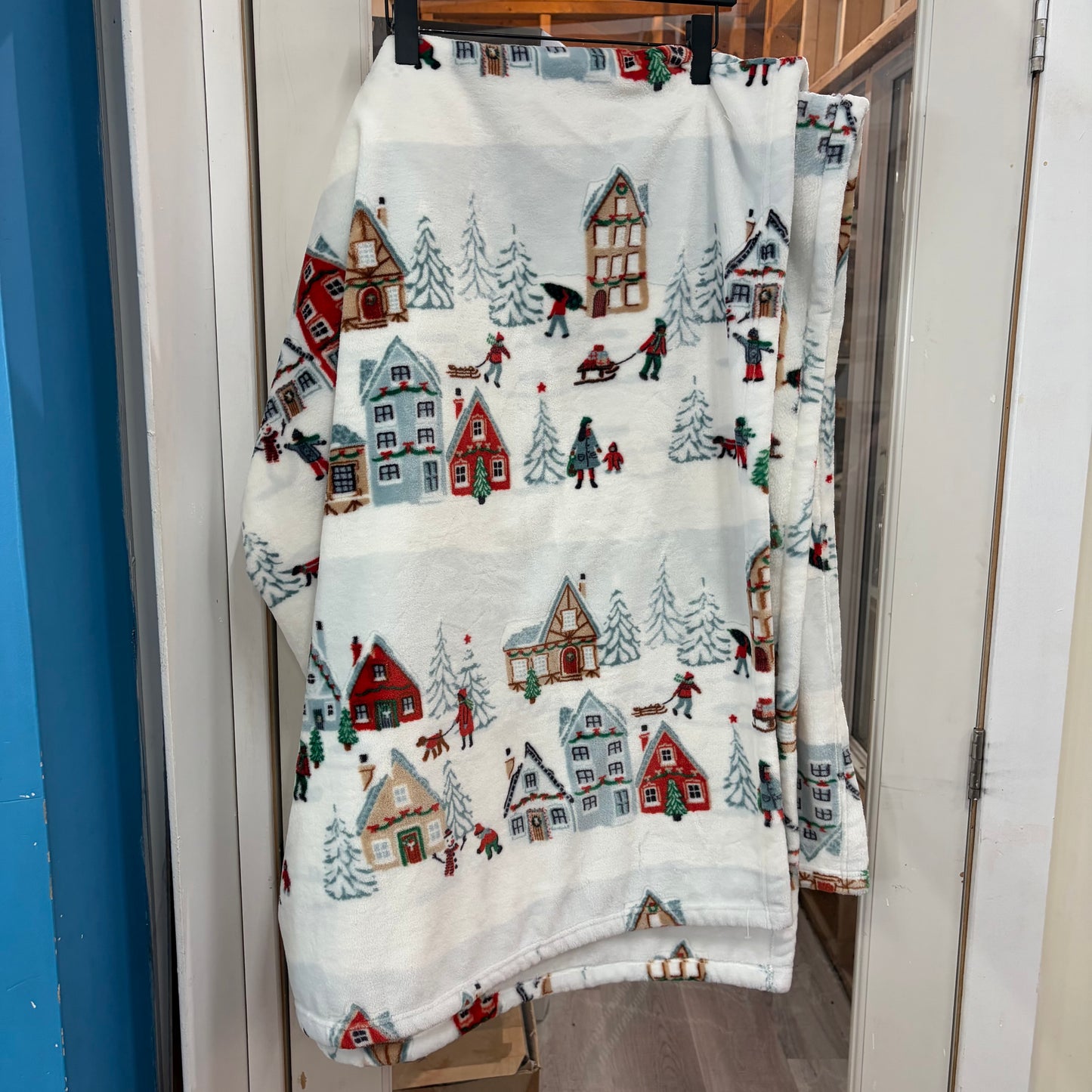 CHRISTMAS/WINTER THROW BLANKET
