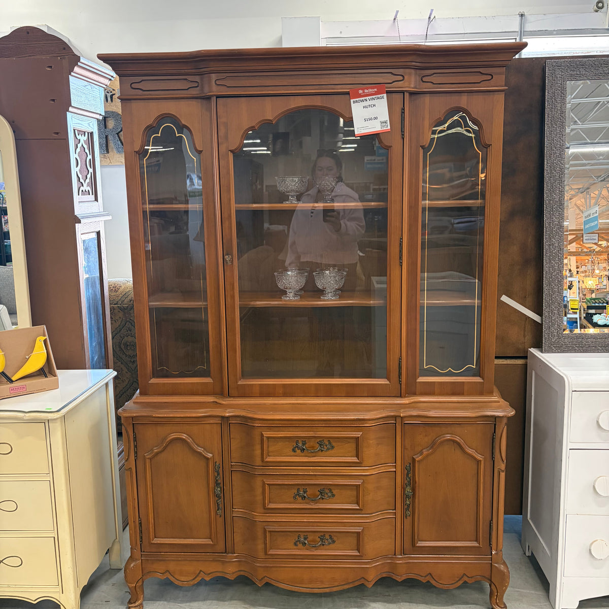 CHINA HUTCH