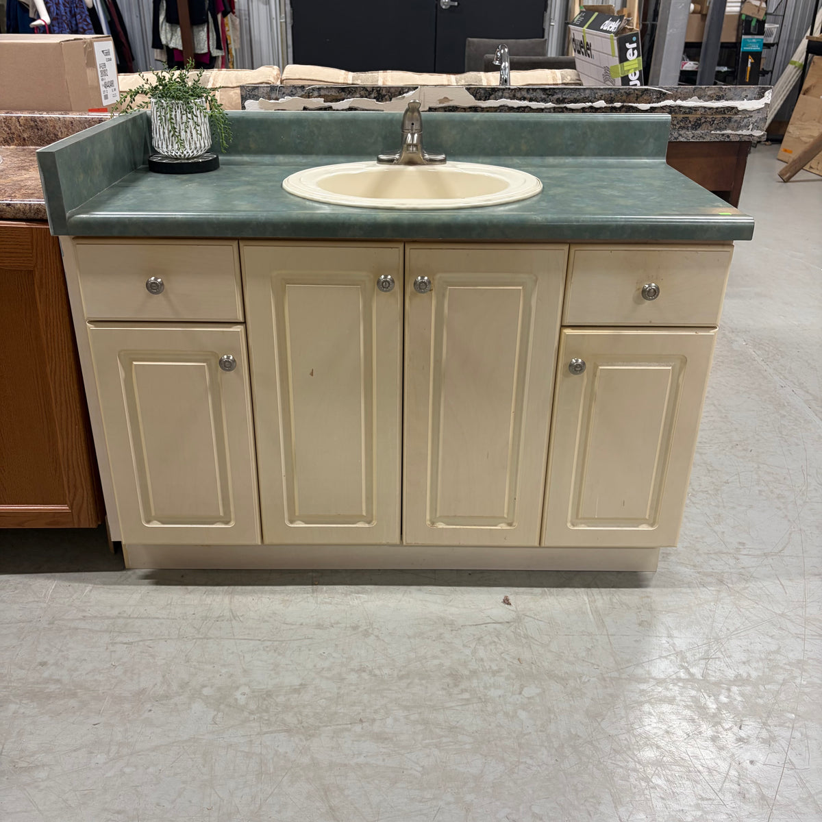 BATH VANITY