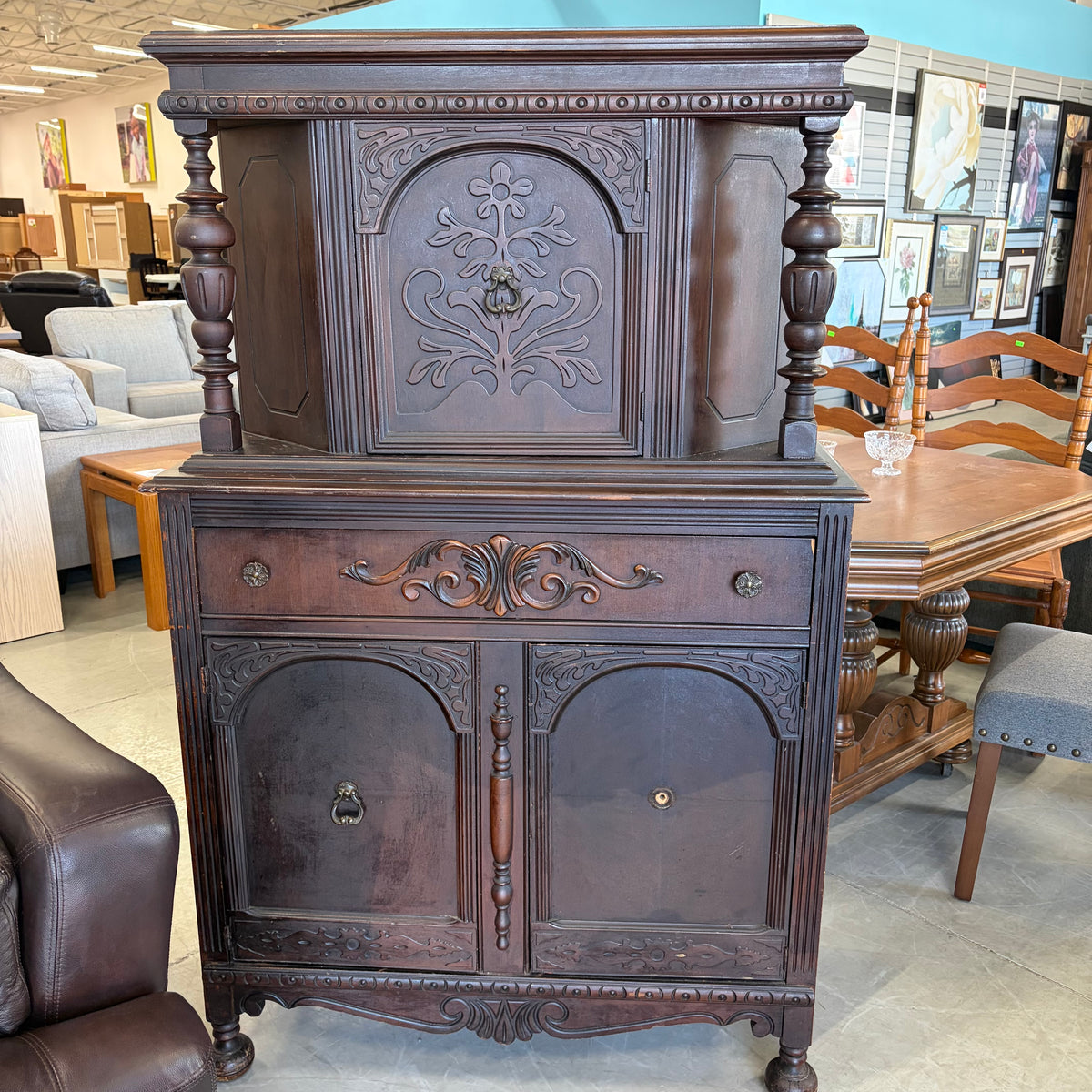 VINTAGE SIDEBOARD HUTCH