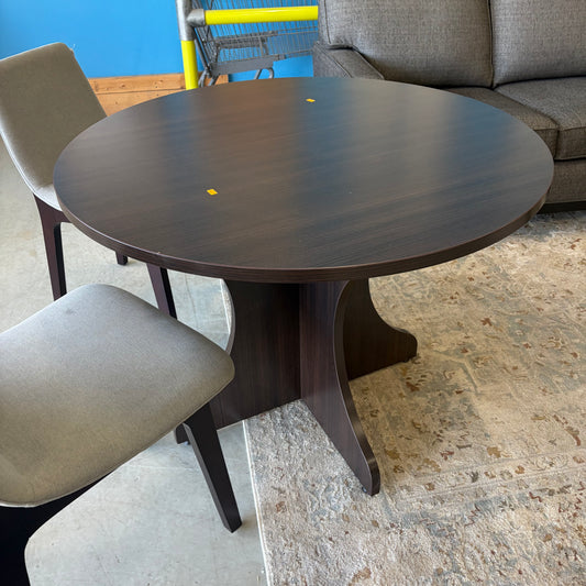 ROUND DINING TABLE