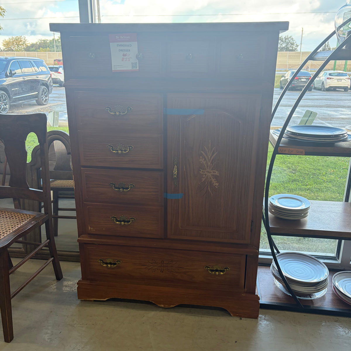 DRESSER