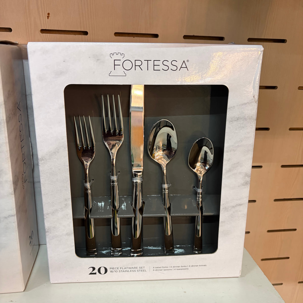 FORTESSA BISTRO 20 PIECE — L26-6
