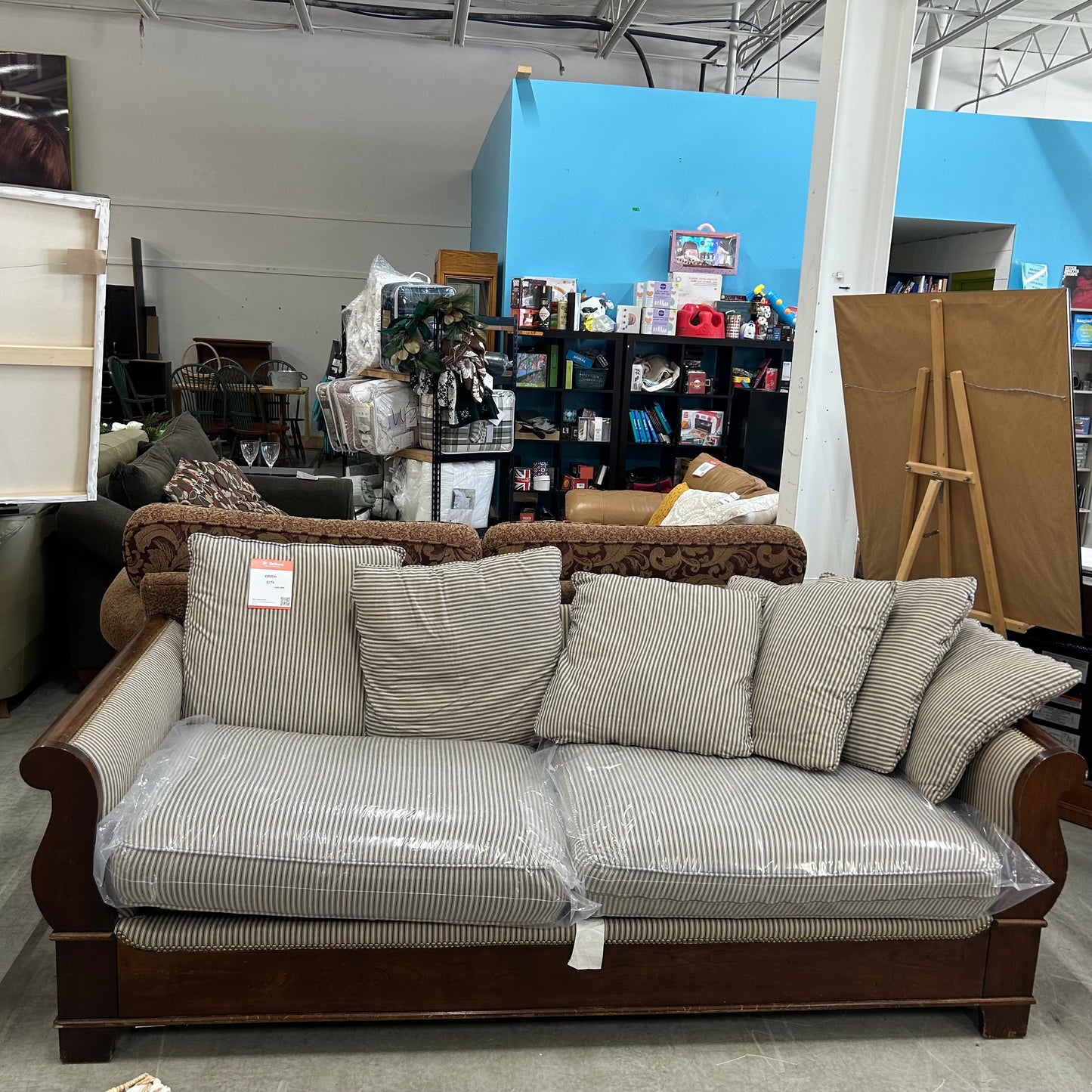 STRIPED COUCH