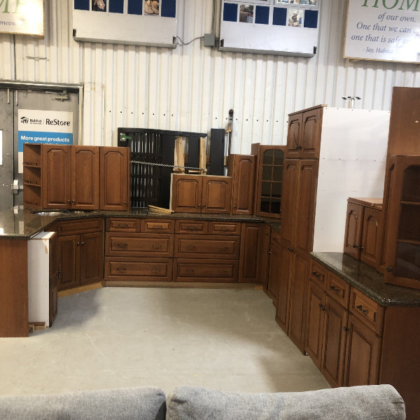 Maple Kitchen with Granite FK051