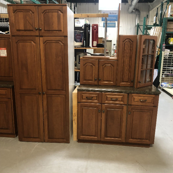 Maple Kitchen with Granite FK051