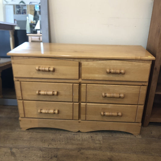Light Wood 6-Drawer Dresser