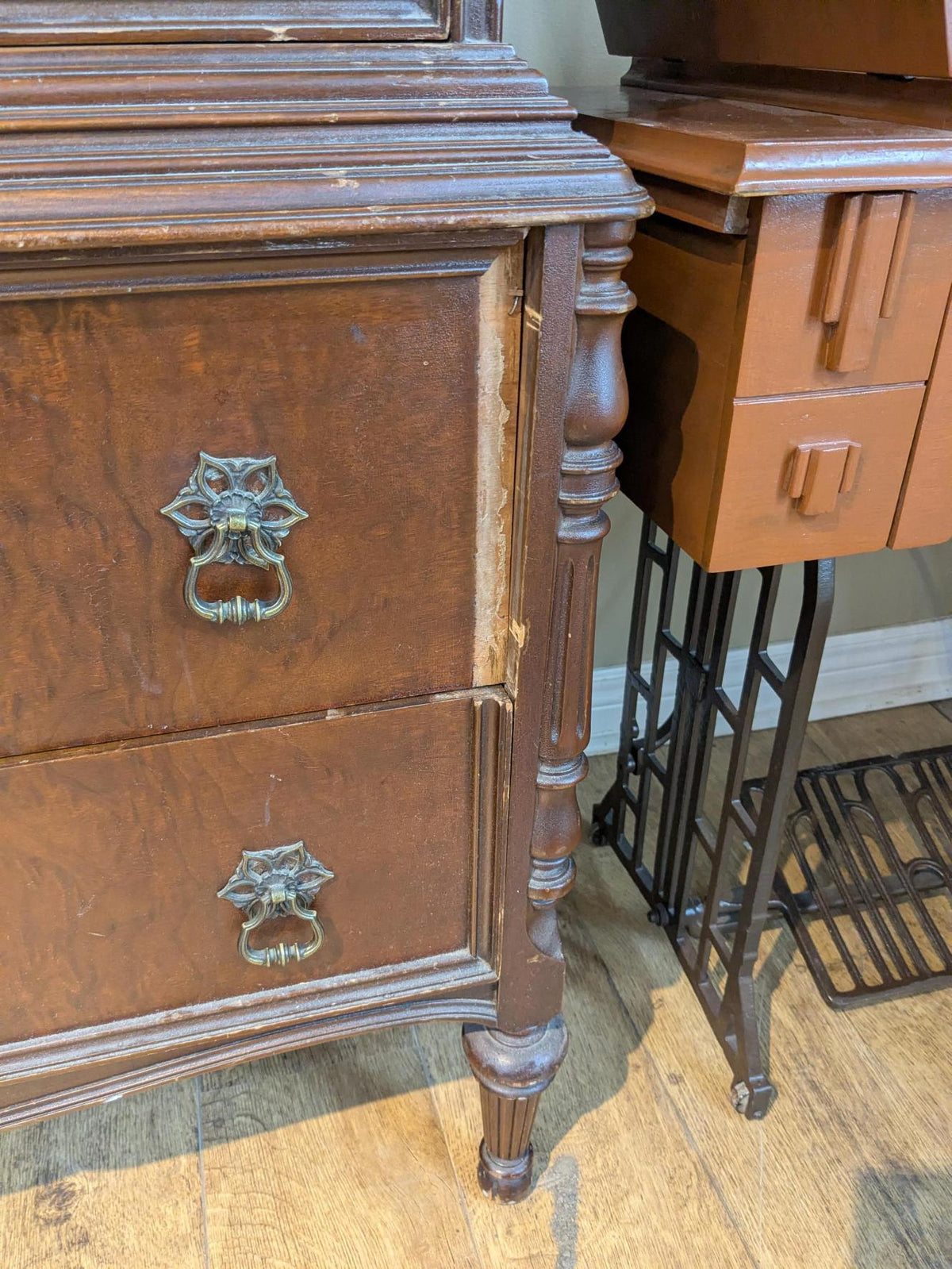 Antique-Style Mahogany Chest of Drawers