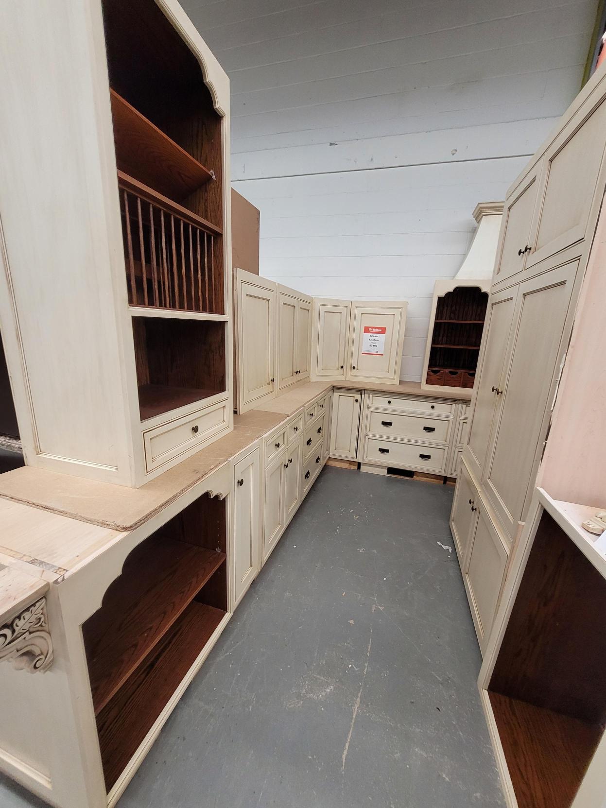 Cream Kitchen Cabinet Set SK046– Complete Kitchen with Pantry & Decorative Storage