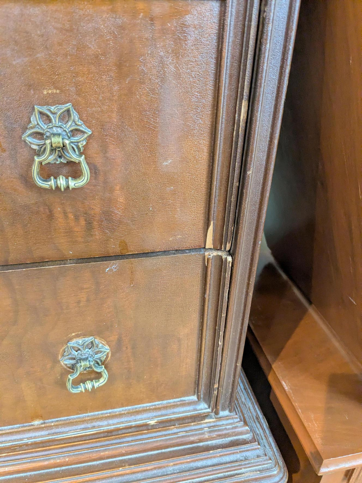Antique-Style Mahogany Chest of Drawers