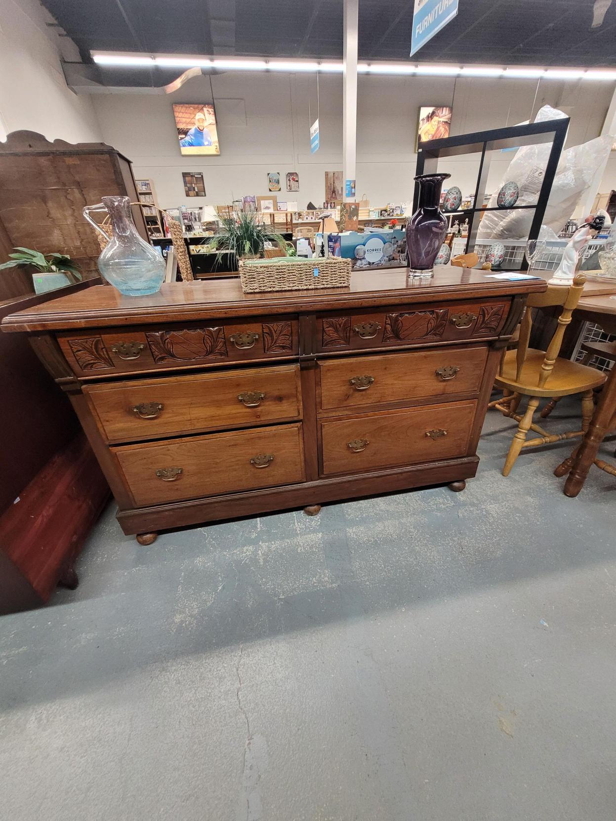 Traditional Solid Wood 6-Drawer Dresser
