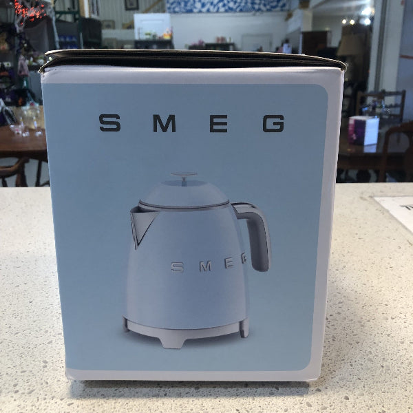 SMEG MINI KETTLE 3 CUP — L26-8