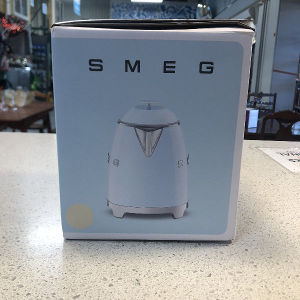 SMEG MINI KETTLE 3 CUP — L26-8
