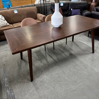 MODERN TABLE
