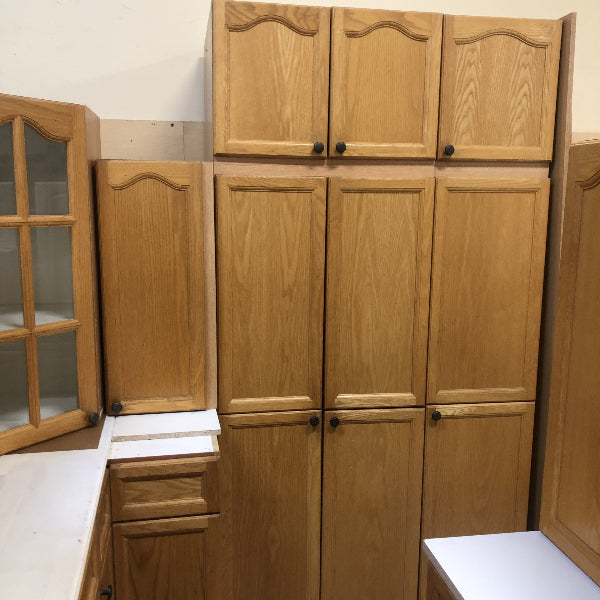 Oak Kitchen with Peninsula