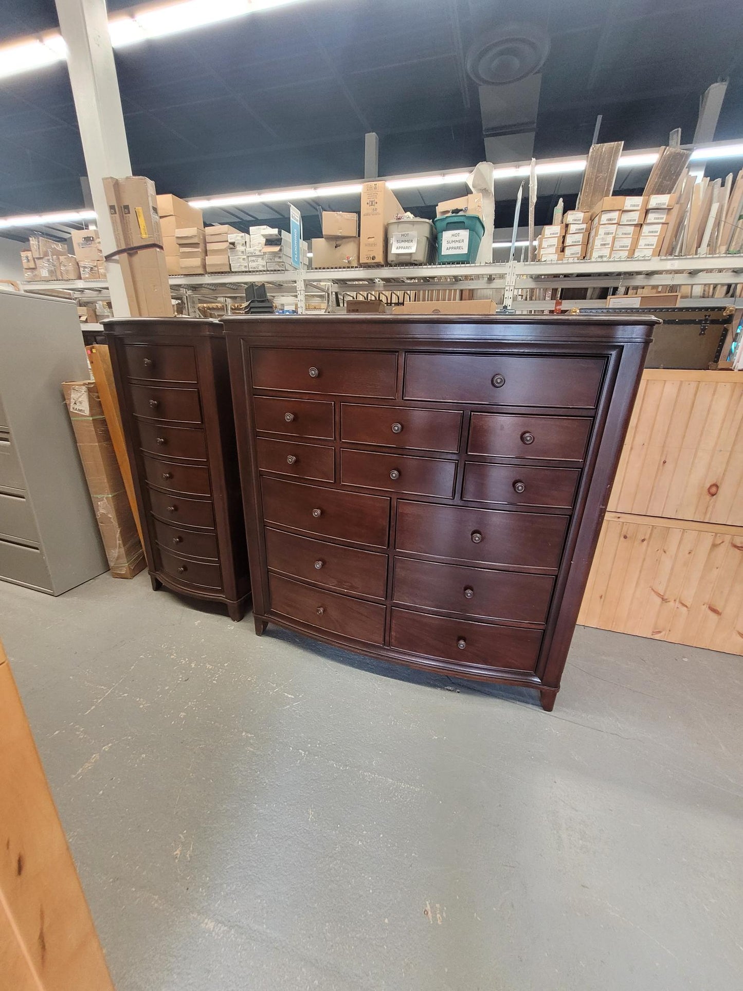 Queen Bedroom Set – Rich Dark Wood Finish