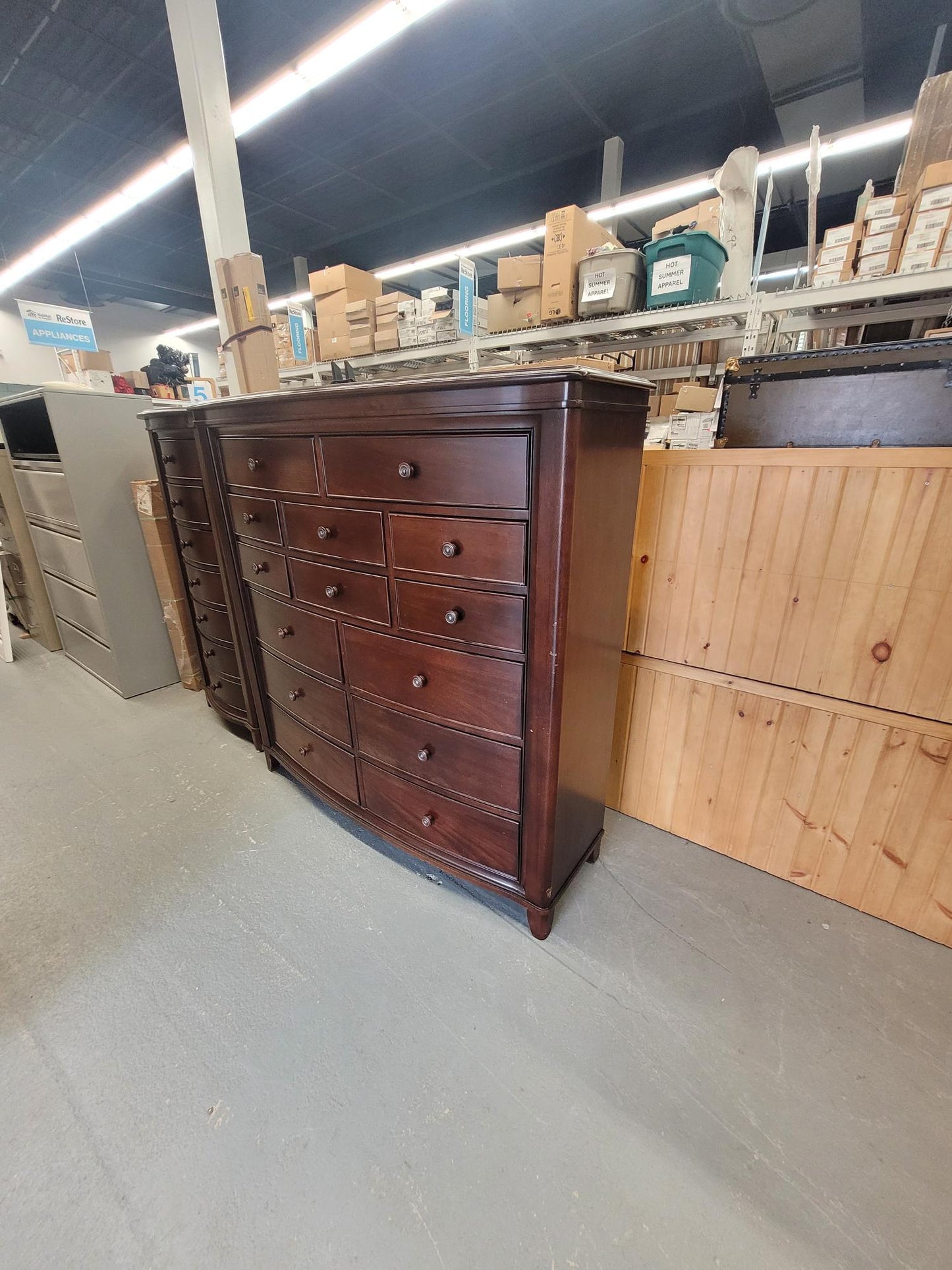 Queen Bedroom Set – Rich Dark Wood Finish