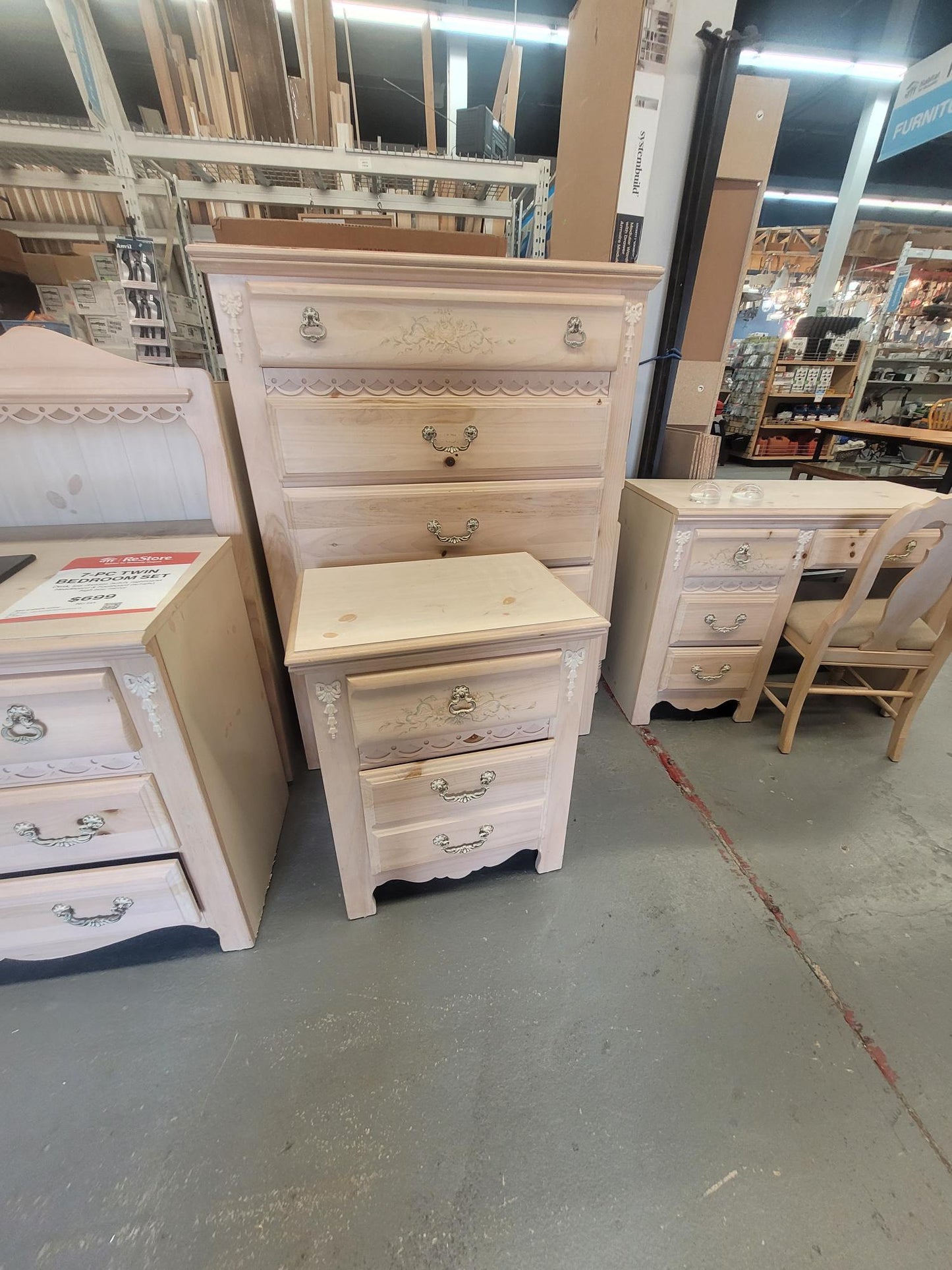 7-Piece Twin Bedroom Set