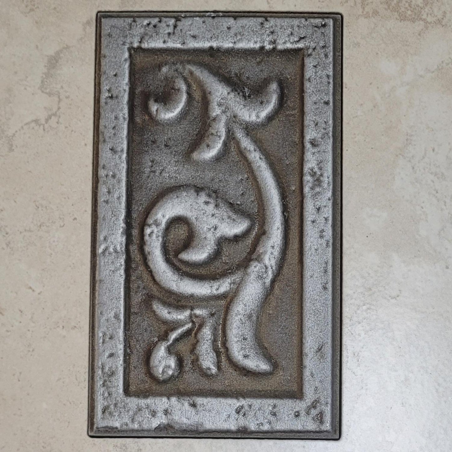 Decorative Ceramic Tile with Ornate Insert – Silver