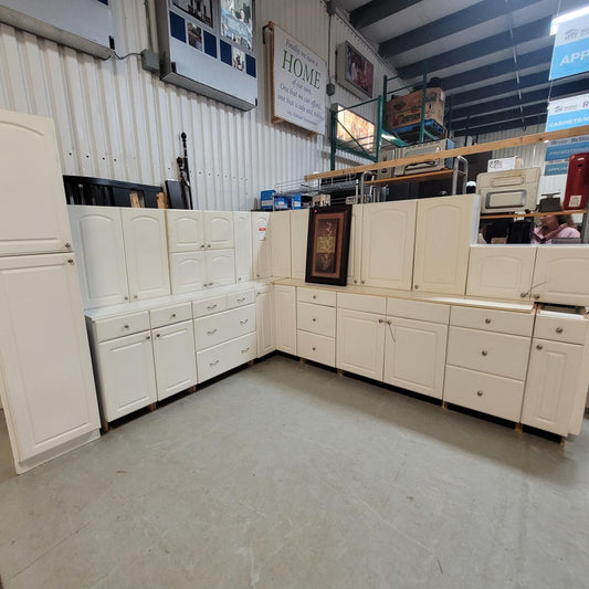 Classic White Kitchen Cabinet Set