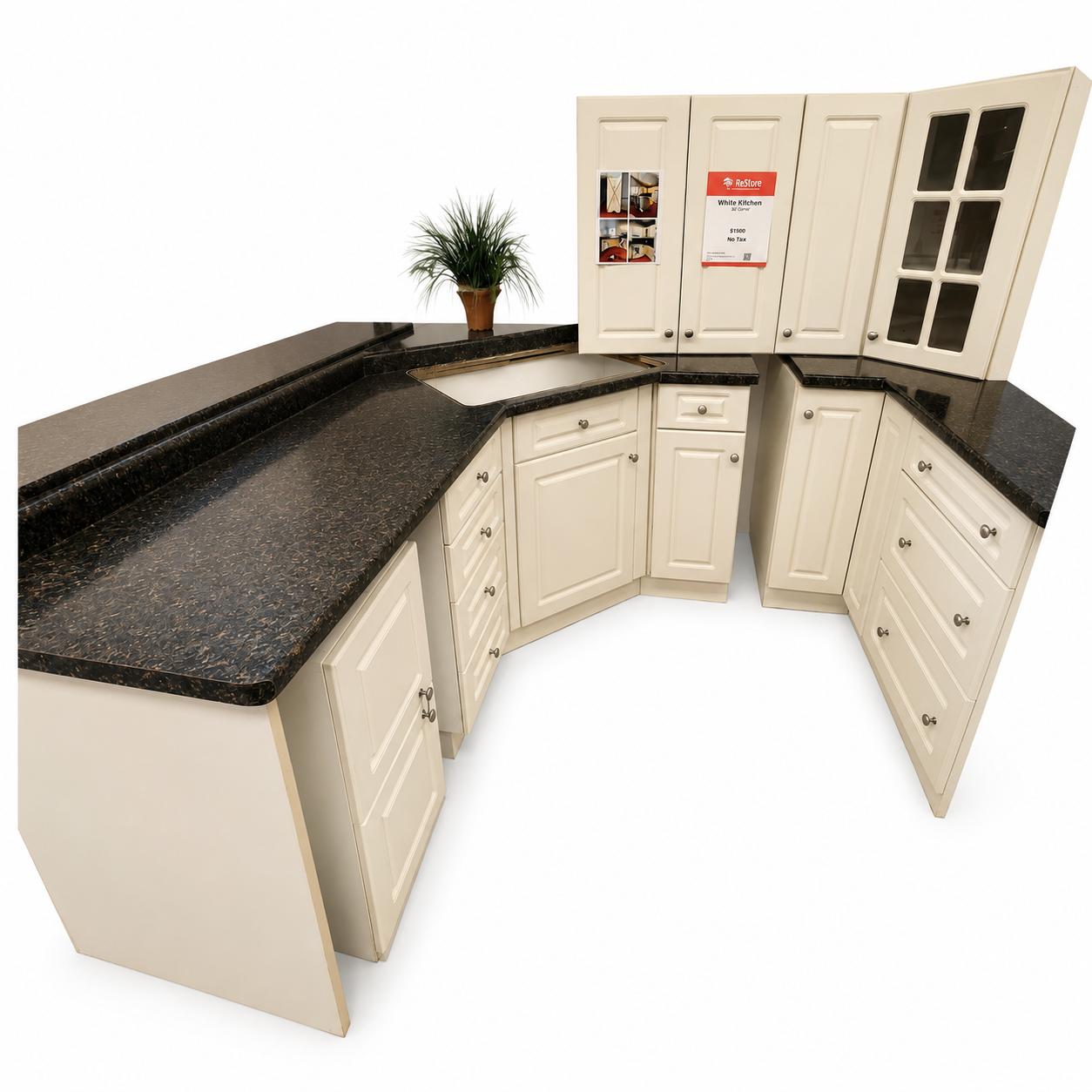 White Shaker Kitchen with Dark Countertops SK47