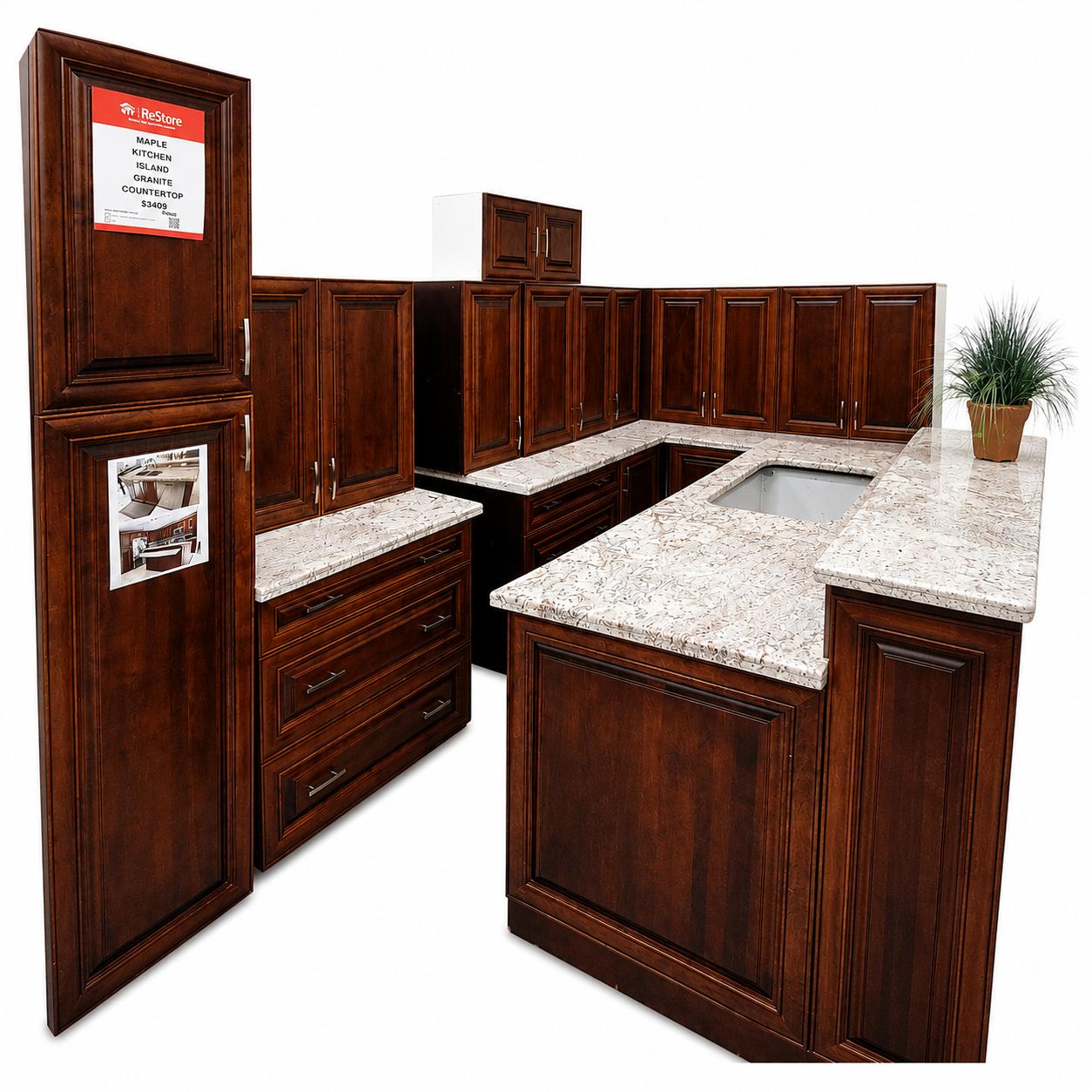 Maple Kitchen with Island & Granite Countertops